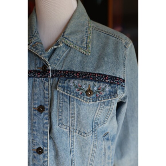 Vintage 90s Liz Claiborne Light Denim Jean Jacket Embroidered Floral Cottagecore - Picture 8 of 13